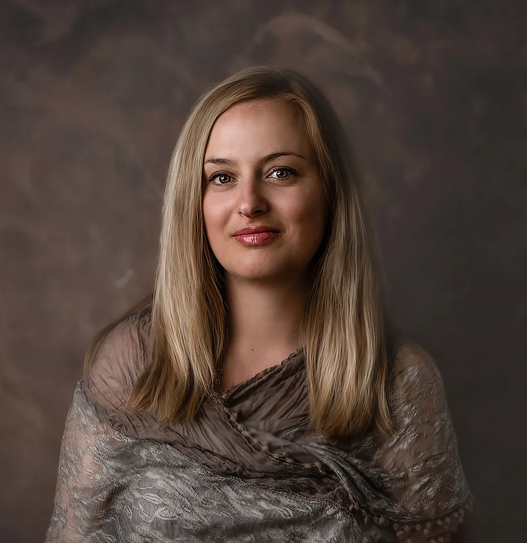 Iva Kostova, fine art portrait photographer